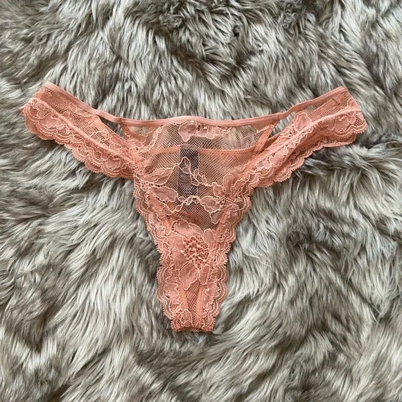 SET NWT Victoria's Secret VERY SEXY Lace Push-Up Bra and Thong Panty Set - Picture 10 of 12